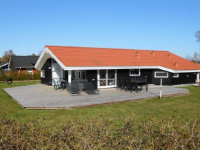 Holiday Home Egino - 1km from the sea by Interhome, Bogø By